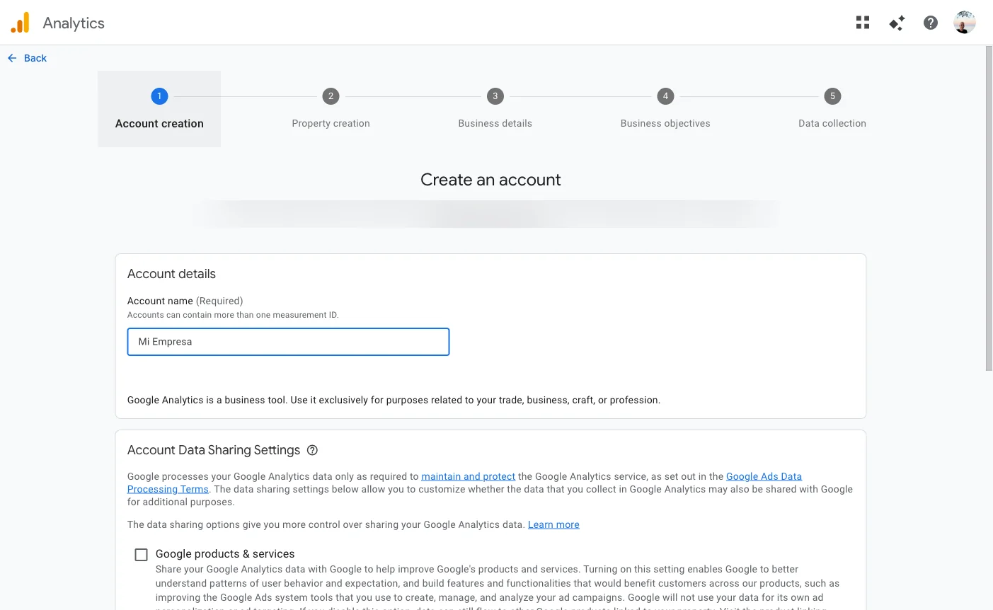 Formulario de creación de cuenta en Google Analytics con campo 'Account name'