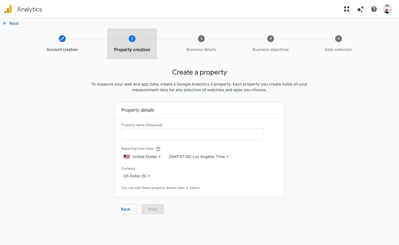 Formulario de creación de propiedad en Google Analytics 4